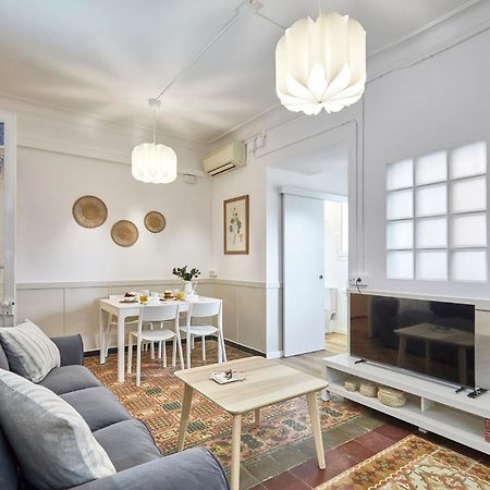 Bbarcelona Sagrada Familia Garden Apartment Bagian luar foto