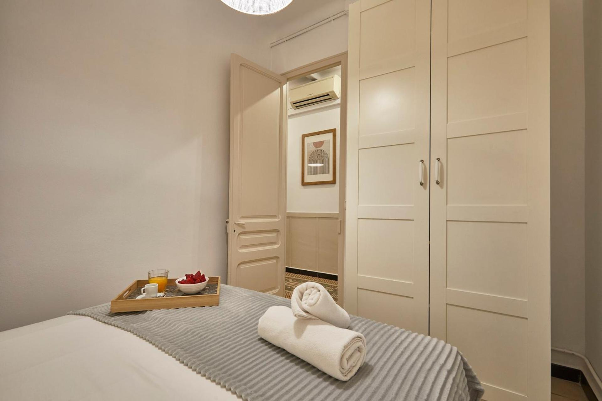 Bbarcelona Sagrada Familia Garden Apartment Bagian luar foto