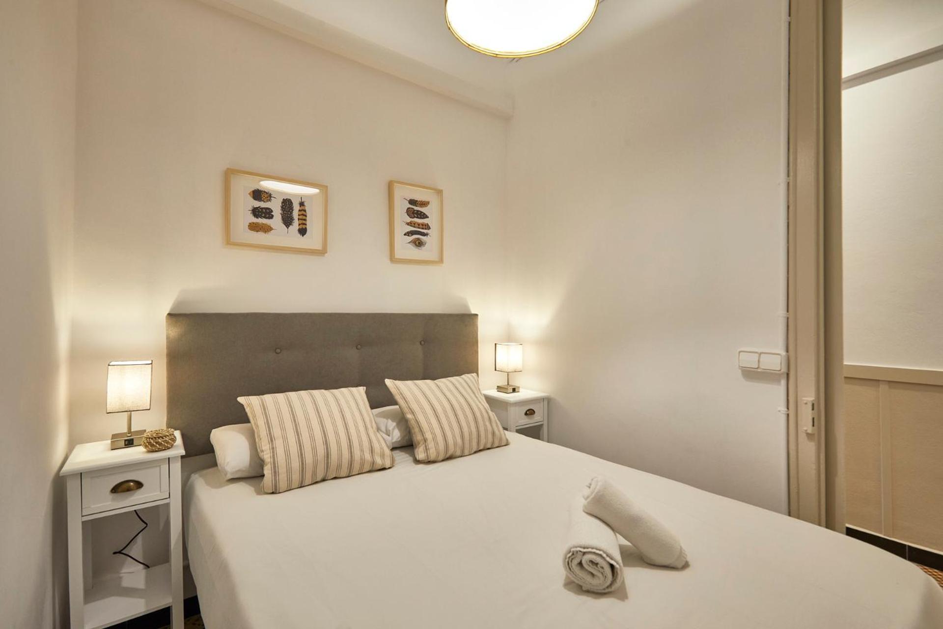 Bbarcelona Sagrada Familia Garden Apartment Bagian luar foto