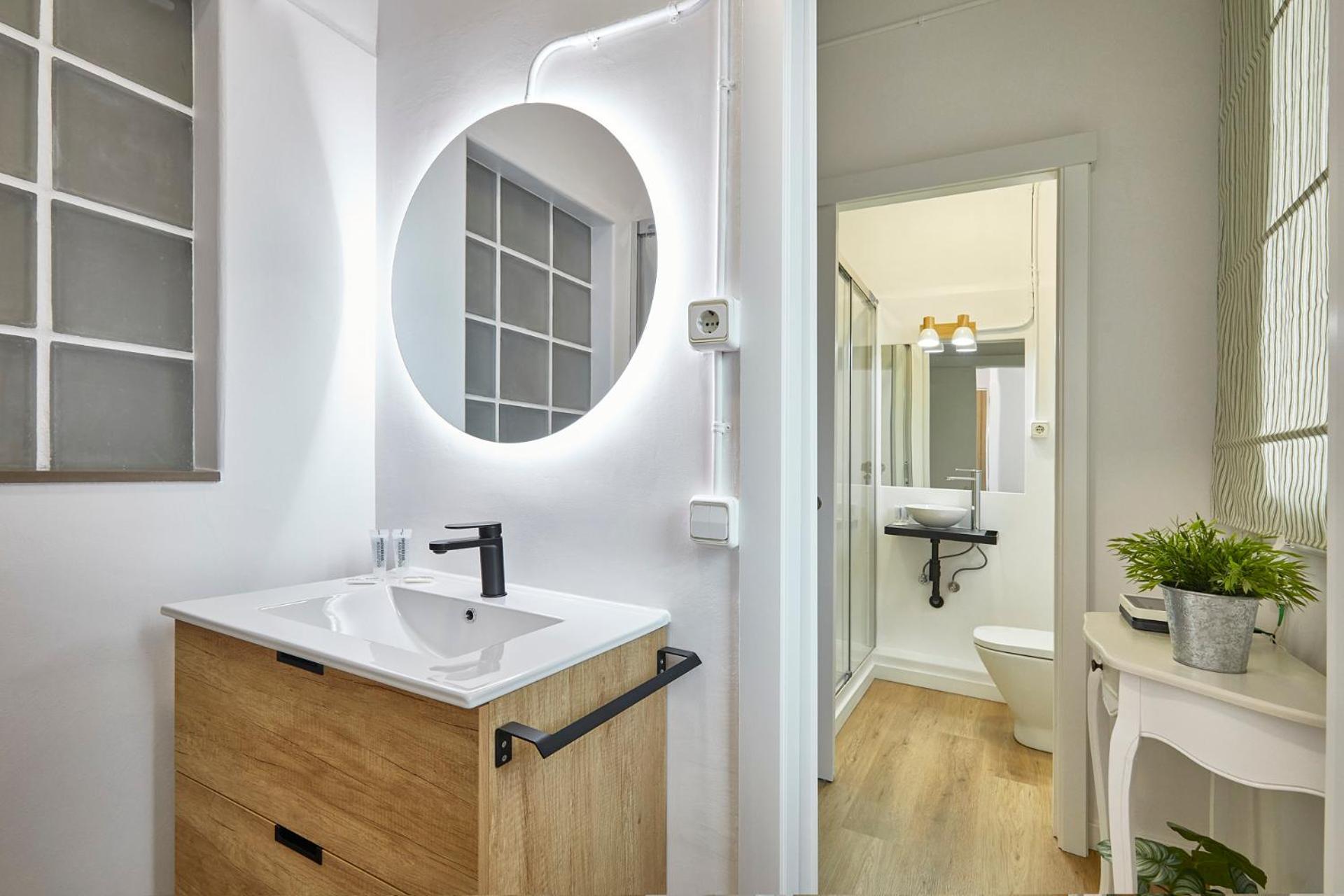 Bbarcelona Sagrada Familia Garden Apartment Bagian luar foto