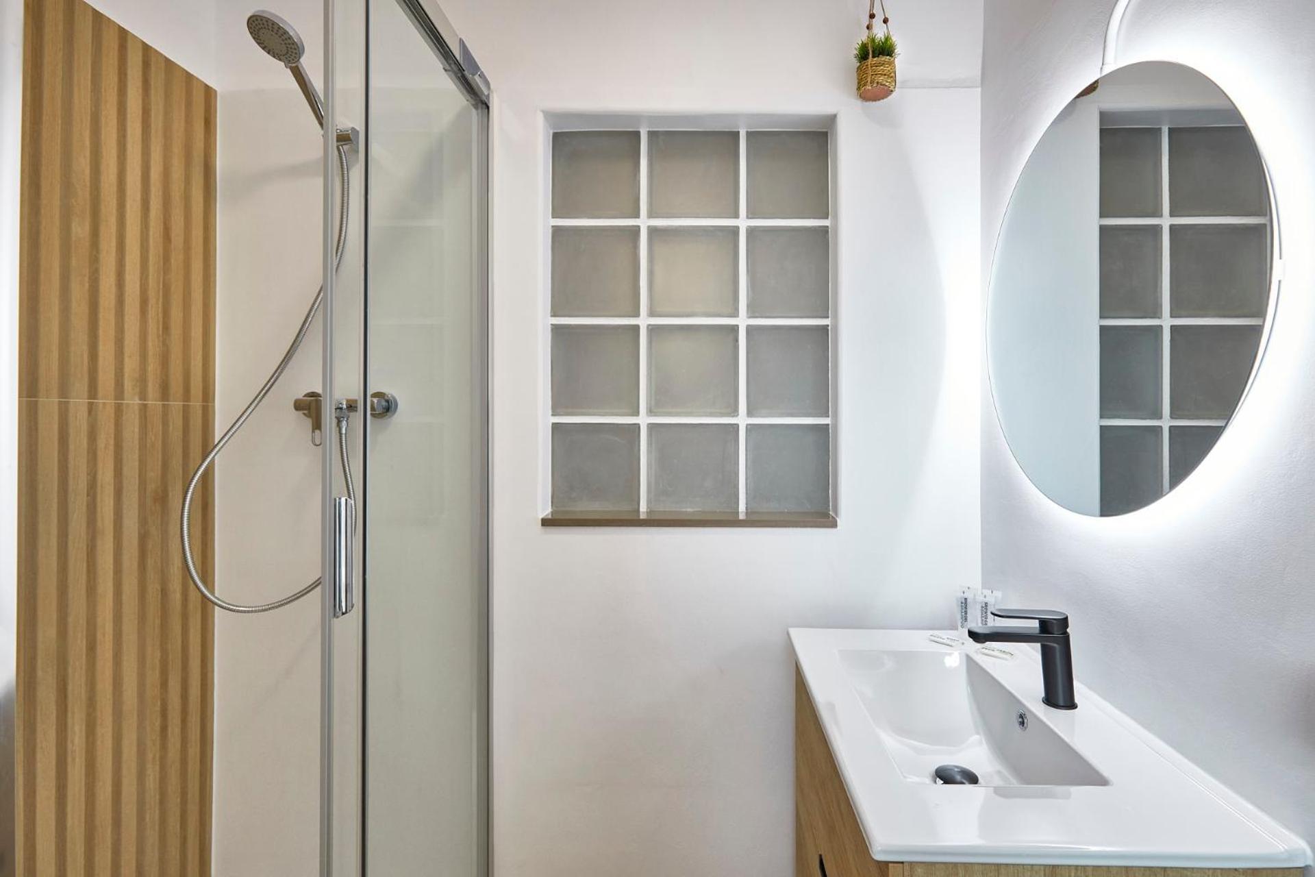 Bbarcelona Sagrada Familia Garden Apartment Bagian luar foto